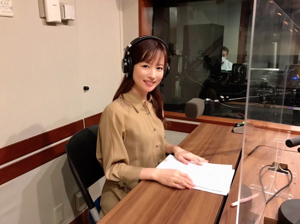 Ykk Ap Presents 皆藤愛子の窓cafe 窓辺でcafe Time 窓cafeアフタートーク 皆藤愛子 が3着も買った秋服とは Audee オーディー